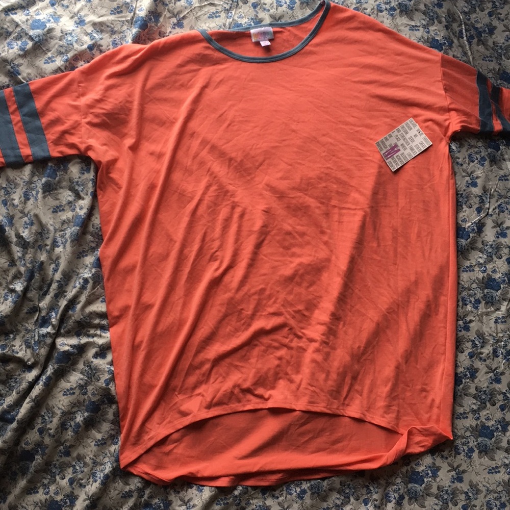 ❤️LuLaRoe Irma Shirt!👚